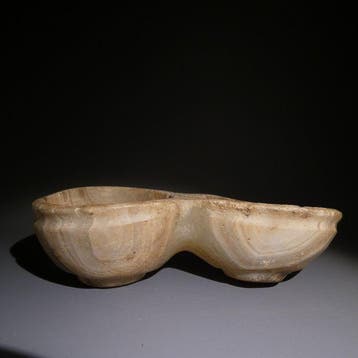 Bactrian Albast Dubbel bekervat. 17 cm L. 2000 - 1000 v.Chr., Verzamelen