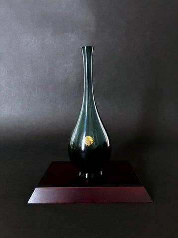 Eenbloemige vaas - Brons - Japan - Vintage bronzen vaas