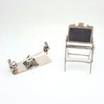 Miniatuur beeldje - 2 personen op een wip - schoolbord (2) -
