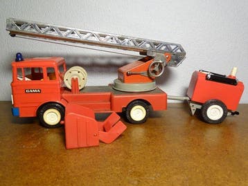 Gama - Speelgoed voertuig - Fire Truck With Pump Trailer