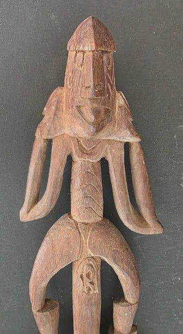 Prachtige rituele Asmat bak voor voedsel of pigment - Asmat