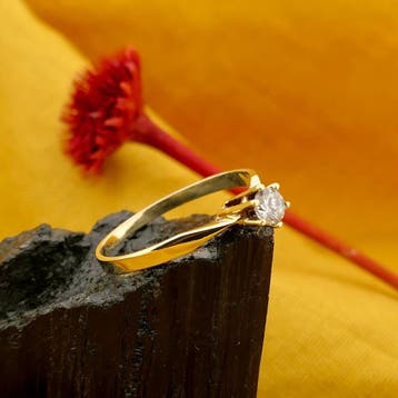 Gouden solitair ring met zirconia, Gebruikt, Ophalen of Verzenden, Kleiner dan 17, Met edelsteen