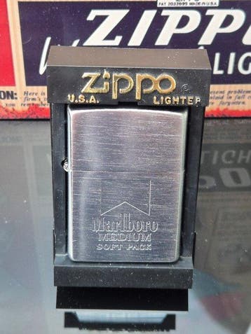 Zippo - Marlboro MEDIUM SOFT PACK mit Sonderstempel !!! -, Verzamelen, Nieuw