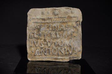 Oud-Romeins Lood toewijding op een loodplaat van Antonius