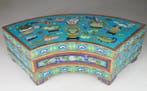 Zeldzame grote compartimenten doos in bronze cloisonné en, Antiek en Kunst