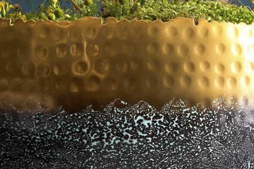 Handgemaakte decoratieve kom ORIENT 52cm goud met patina in, Huis en Inrichting, Ophalen of Verzenden, Nieuw