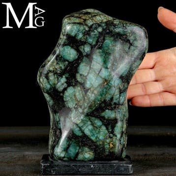 Smaragdwortel Matrix – Groene beriel kristallen in een, Verzamelen
