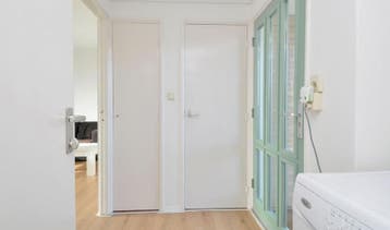 Te Huur 2 Kamer Appartement Elisabeth Brugsmaweg In Den Haag, Huizen en Kamers, Den Haag, Den Haag, Direct bij eigenaar, Appartement