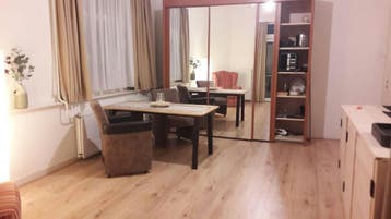 Studio te huur in s-Gravenhage - 38 m² - 1 kamer(s), Huizen en Kamers, Kamers te huur, Den Haag