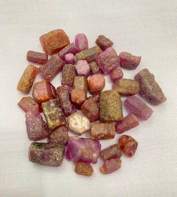 Enthousiaste kwaliteit Ruby Crystals Kristalen - Hoogte: 6