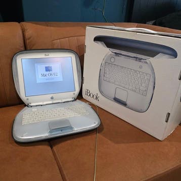 Apple iBook G3 Clamshell Graphite Special Edition 366MHz -, Nieuw