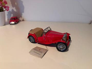Franklin Mint 1:24 - Modelauto - MGTC Roadster 1948, Nieuw