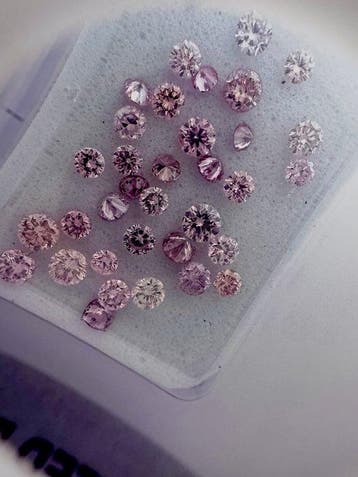 33 pcs Diamant (Natuurlijk gekleurd) - 0.97 ct - Rond -, Nieuw