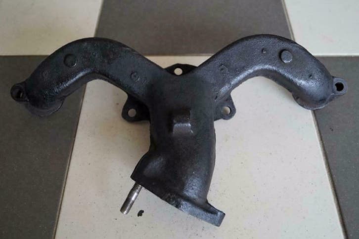 Nekaf M38a1 Jeep Uitlaat Spruitstuk NOS, Auto-onderdelen, Uitlaatsystemen, Nieuw, Amerikaanse onderdelen, Jeep, Oldtimer onderdelen