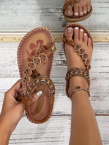 Bohemian Dames Sandalen / slippers met Bloemen – Zomer, Ophalen of Verzenden, Nieuw, Maat 38/40 (M), Bruin