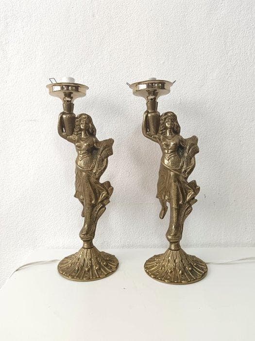 Lamp (2) - Lampen met vrouwelijke figuren - Brons - Een paar, Antiek en Kunst, Antiek | Overige Antiek