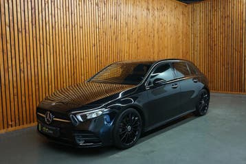Mercedes-Benz A 180 Premium / Stoelverwarming / LED, Automaat, Zwart, Nieuw, Onderhoudsboekje