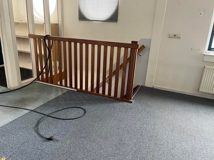 Hardhouten steektrap met leuning en borstwering, 266 cm hoog, Doe-het-zelf en Verbouw, Ladders en Trappen, Trap, Nieuw, 2 tot 4 meter