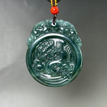 Snijwerk, Natural Jade Dragon Pendant - 51 mm -