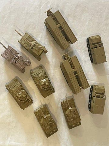 Non marqué Niet op schaal - Model militair voertuig (10) -, Nieuw