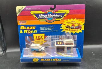 Galoob - Speelgoed Micro Machines Blaze & Roar - Ambulance -