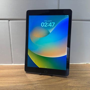 Apple iPad (5th Generation) 128GB Wifi - Mobiele telefoon, Nieuw