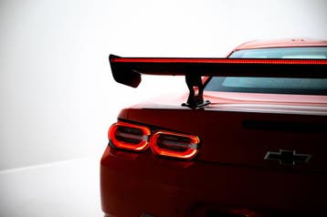 Maxton Carbon Spoiler met LED Chevrolet Camaro SS Mk6, Auto diversen, Verzenden