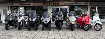 Piaggio MP3 300, SYM, Lambretta G350, Kymco en Vespa GTS, Motoren, 1 cilinder