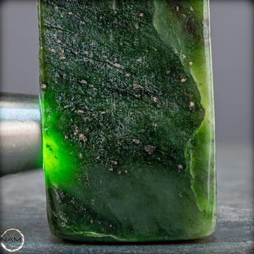 Natuurlijke jade-nephriet vrijvormig – Tijdloze elegantie in