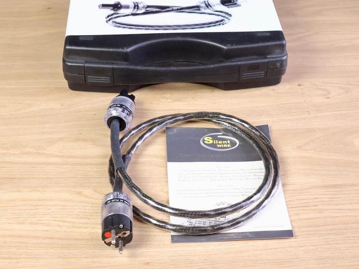 Silent Wire AC-32 Mk2 silver audio power cable 1,5 metre, Audio, Tv en Foto, Audiokabels en Televisiekabels, Overige kabels, Gebruikt