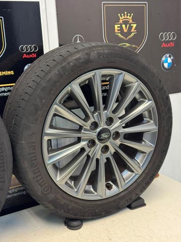 Org. Ford Focus bj.2017 lichtmetalen velgen met zomerbanden, Banden en Velgen, 17 inch, Personenwagen, Zomerbanden