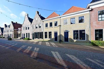 Friesland: Landal Esonstad nr 110 te koop, Friesland