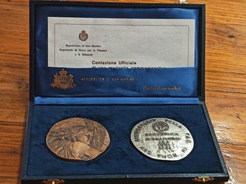 San Marino. Medaglia in Bronzo + Argento 1976 FAO - 120 gr