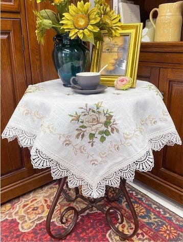 Tafelkleed - 85 cm - 85 cm - Linnen kruissteek tafellaken, Antiek en Kunst