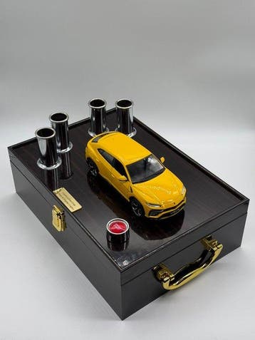 1:24 - Model sportwagen - Lamborghini Urus Pure Sound, Nieuw
