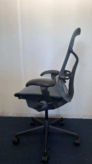 Refurbished Herman Miller Mirra Shadow Blue Fog, Bureaustoel, Verzenden, Blauw, Ergonomisch
