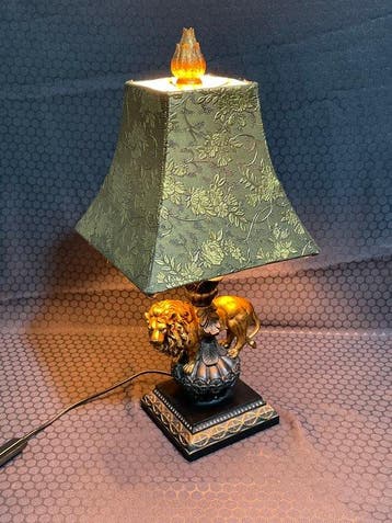 Lamp - Lion Red Eagle - Metaal, Textiel, Hars of gips - Geen
