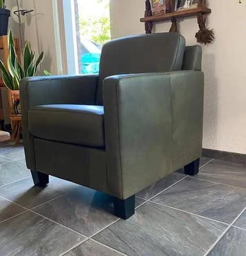 Groene fauteuil met houten poten - groen leer, Ophalen of Verzenden, Nieuw, Leer