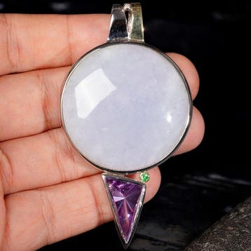 Eeuwige Harmonie: Lavendeljade, Amethist en Smaragd hanger -