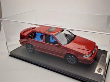 Radscale 1:18 - Modelauto - Volvo S70R - Rood - Inclusief, Hobby en Vrije tijd, Nieuw