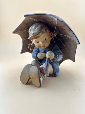 Goebel - M.I. Hummel - Figuur - Geborgen Mädchen - Porselein