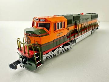 Atlas N - #49254 - Diesellocomotief (1) - SD-60M, BNSF,, Hobby en Vrije tijd, Modeltreinen | N-Spoor, Nieuw
