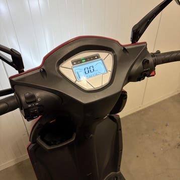 Nipponia 2 Fast scootmobiel (2024) (Grijs, Rood), Ophalen of Verzenden, Gebruikt, Overige merken, 16 km/u of meer