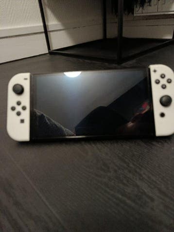 Nintendo - Switch - Nintendo Switch OLED - Spelcomputer - In, Spelcomputers en Games, Nieuw
