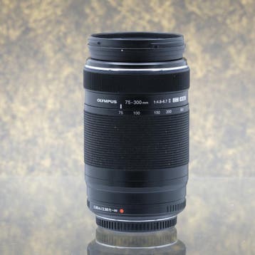 Olympus M.Zuiko Digital ED 75-300mm f/4.8-6.7 II - Tweedehan, Ophalen of Verzenden, Gebruikt, Telelens, Zoom
