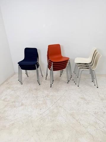 Vitra HAL RE TUB side chair 4poot stapelbaar, Vergader- of Presentatieruimte, Ophalen of Verzenden, Gebruikt, Stoel