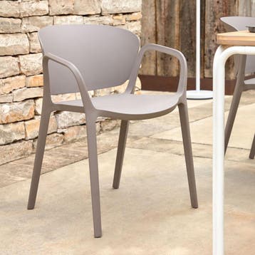 *WOONWINKEL* Kave Home Ania Plastic Tuinstoel Stapelbaar Bru, Verzenden, Nieuw, Bruin, Kunststof