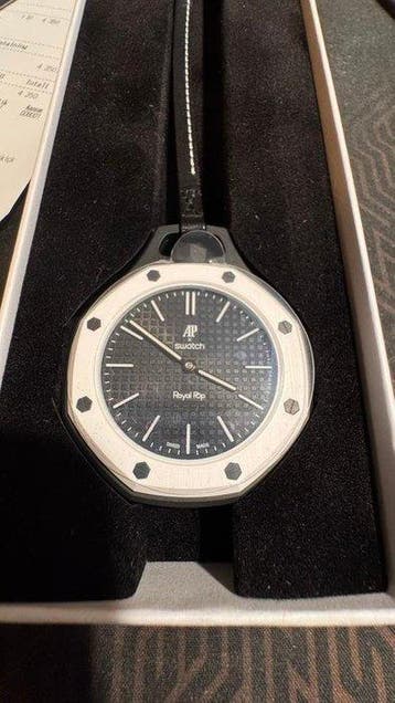 Swatch - Royal Pop - Zonder minimumprijs - Unisex - na 2025, Nieuw