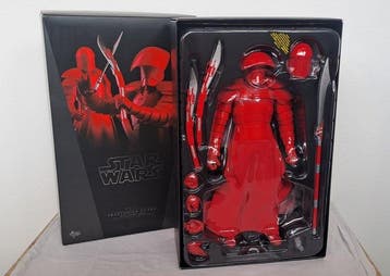 Hot Toys - Action figure MMS454. Praetorian guard with, Verzamelen, Film en Tv, Nieuw