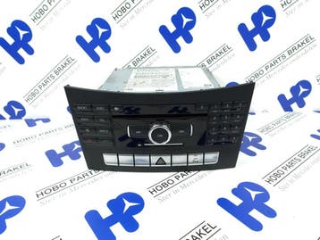 Radio/CD-speler A 218 900 2401 o.a: CLS-klasse c218, Ophalen of Verzenden, Gebruikt, Mercedes-Benz